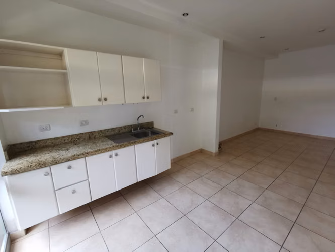 Estudio en alquiler en Pavas con parqueo incluido 8