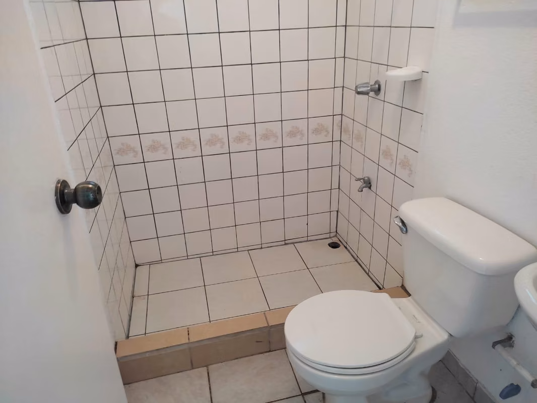 Amplio apartamento de 2 habitaciones cerca del TEC 4