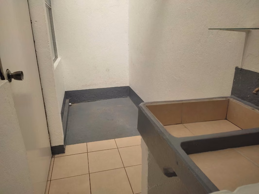 Amplio apartamento de 2 habitaciones cerca del TEC 7
