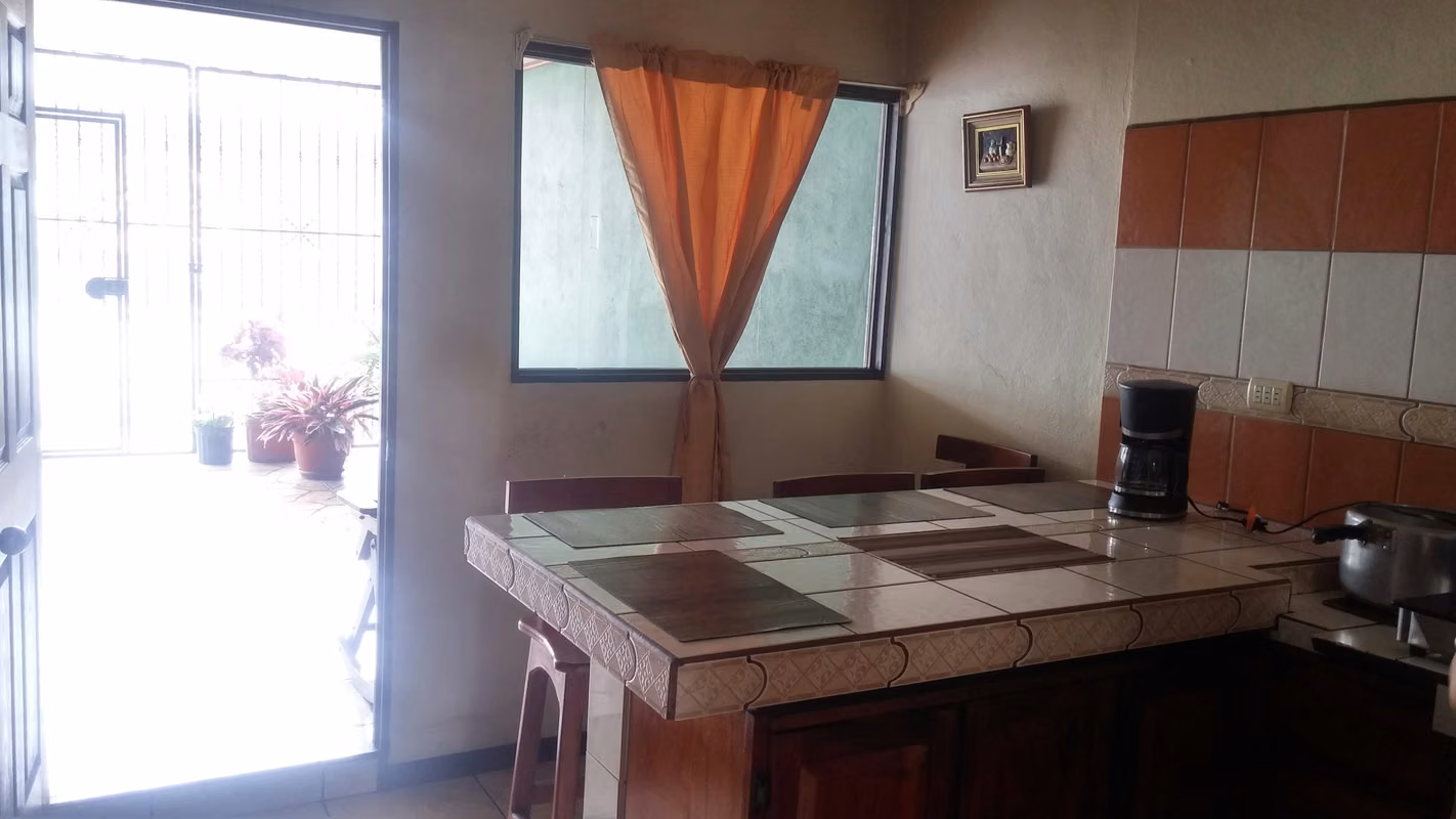 Habitaciones amuebladas en Alajuela Centro 1