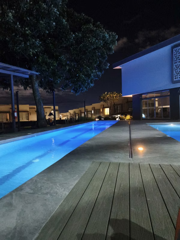 Casa moderna en condominio con amplias amenidades en Heredia 11