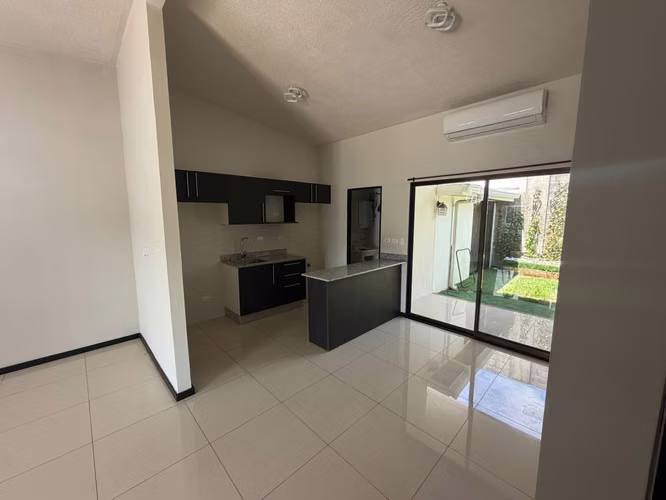 Casa en alquiler en condominio Valle San Lorenzo 5