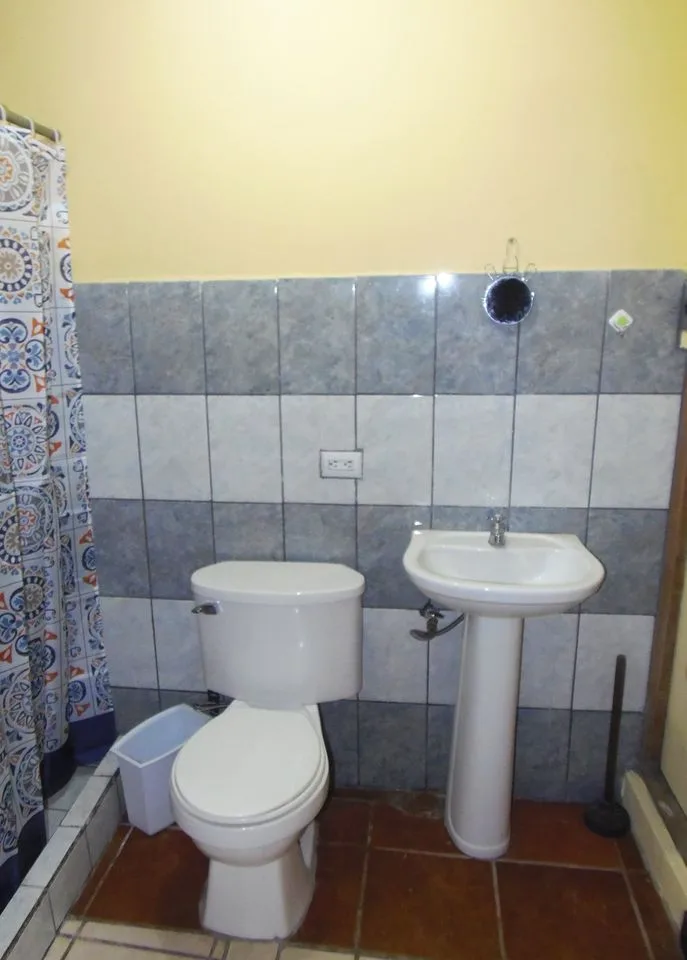 Alquiler de Apartamento Pequeño, Amoblado y TODOS los servic 2