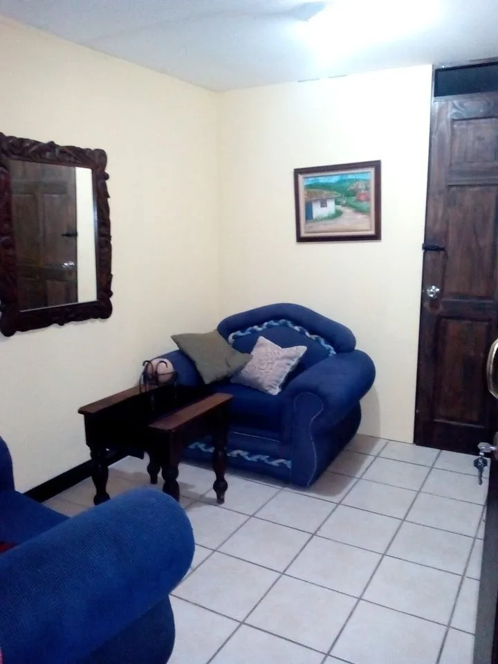 Alquiler de Apartamento Pequeño, Amoblado y TODOS los servic 3