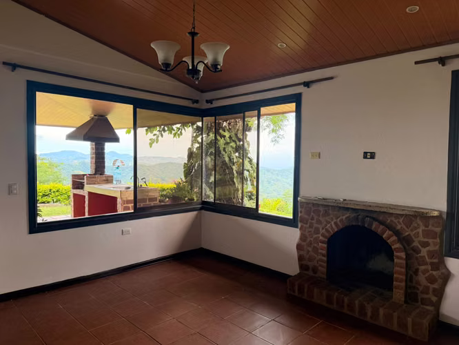 Casa tipo quinta en residencial de montaña cerca de Ciudad Colón 5
