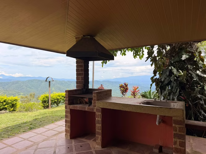 Casa tipo quinta en residencial de montaña cerca de Ciudad Colón 6