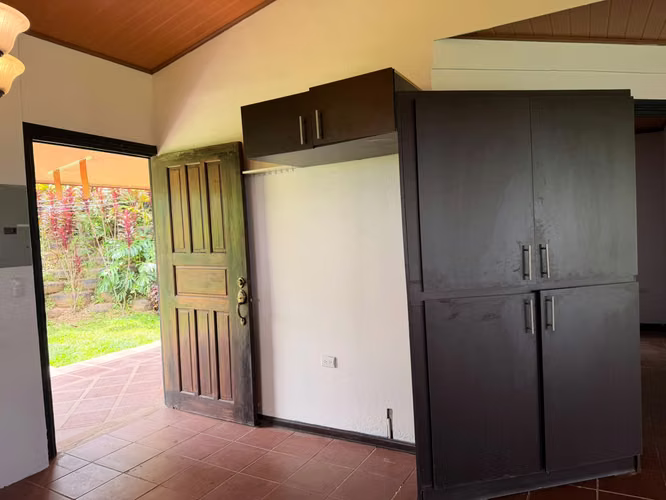 Casa tipo quinta en residencial de montaña cerca de Ciudad Colón 10