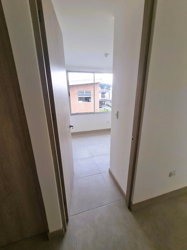 Moderna casa en condominio Hacienda El Coyol 12