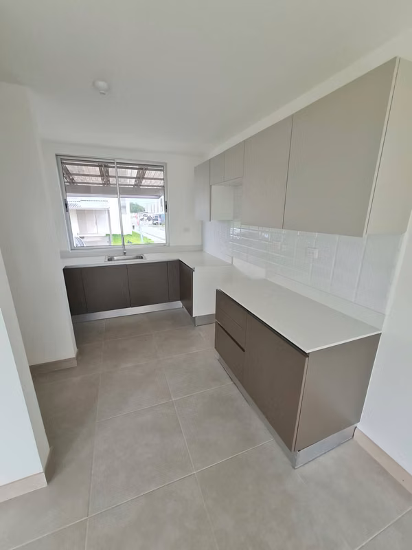 Moderna casa en condominio Hacienda El Coyol 4