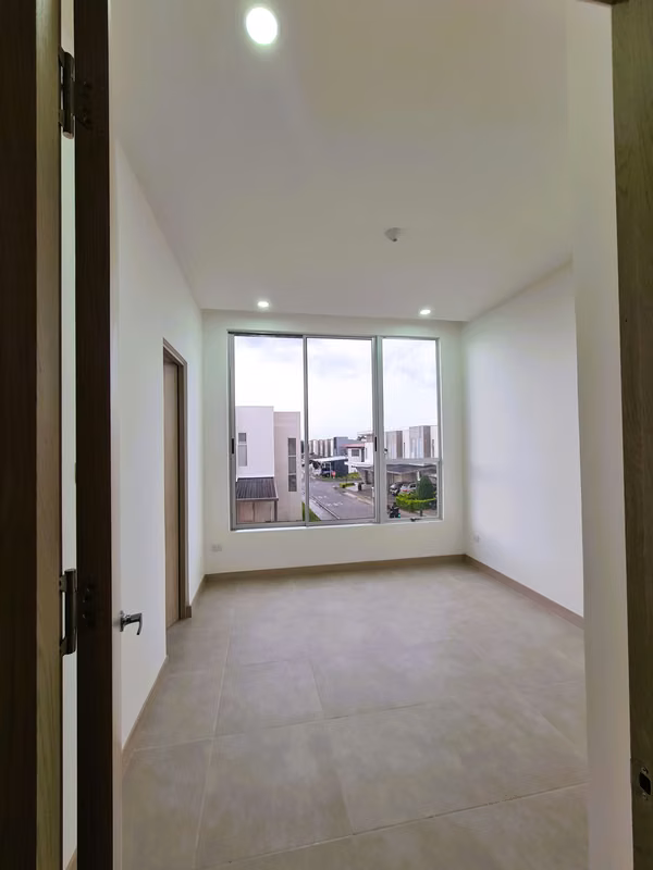 Moderna casa en condominio Hacienda El Coyol 9
