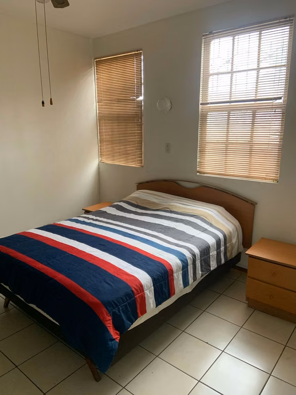 Habitación amueblada cerca del Parque Central de San José 9
