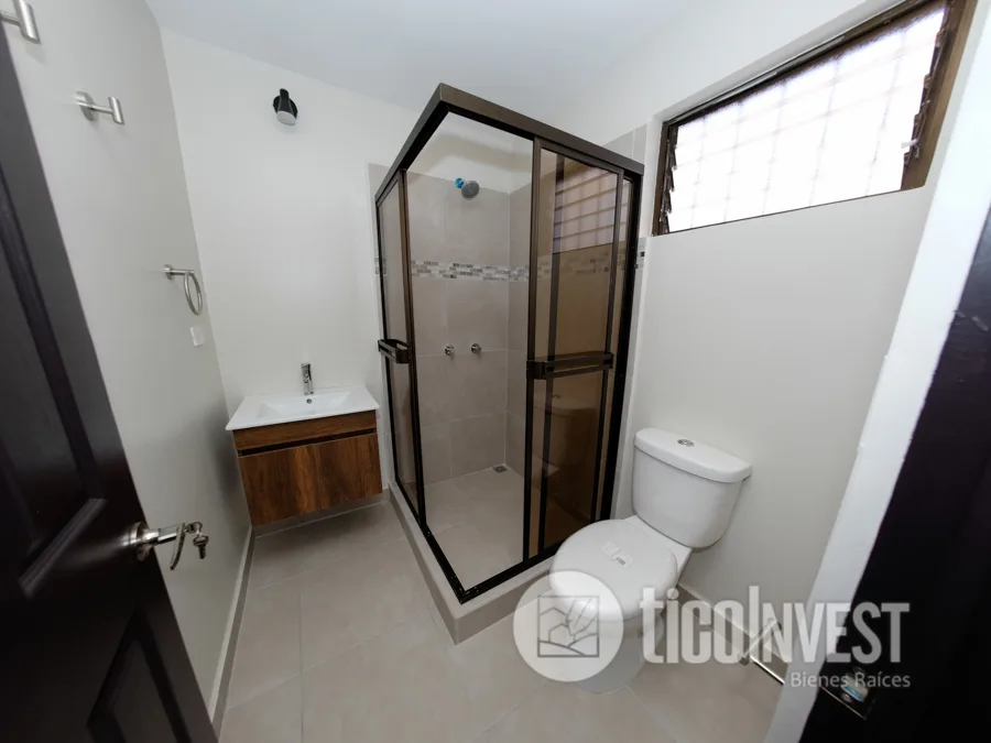Condominio en alquiler en Curridabat 2
