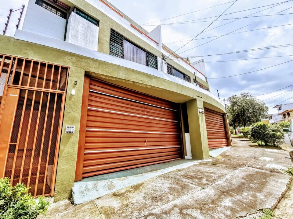 Casa 3 pisos en Sabana Sur, San José