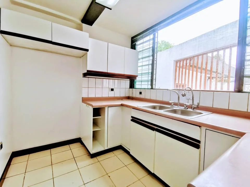 Casa 3 pisos en Sabana Sur, San José 6