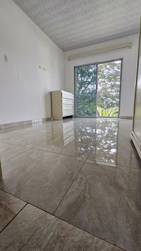 Moderno apartamento en condominio con piscina en Heredia 2