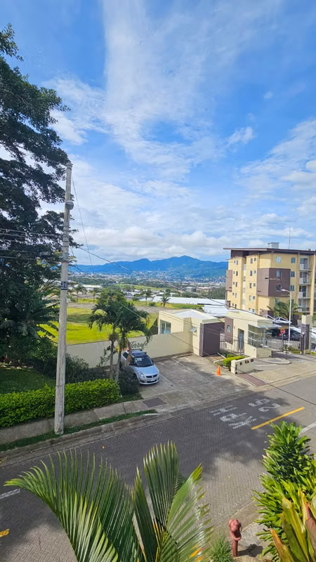 Moderno apartamento en condominio con piscina en Heredia 6