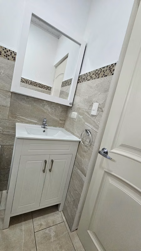 Moderno apartamento en condominio con piscina en Heredia 10