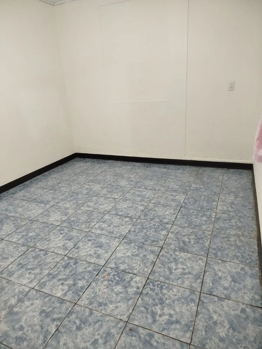 Apartamento 2 habitaciones con baño independiente.