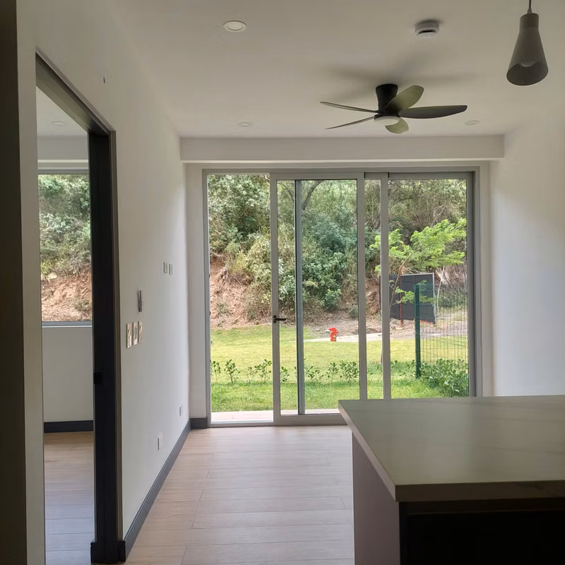 Apartamento Nuevo en Hermoso Condominio en Santa Ana 1