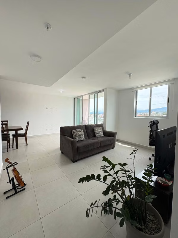 Apartamento amueblado en Heredia con vista a las montañas 1
