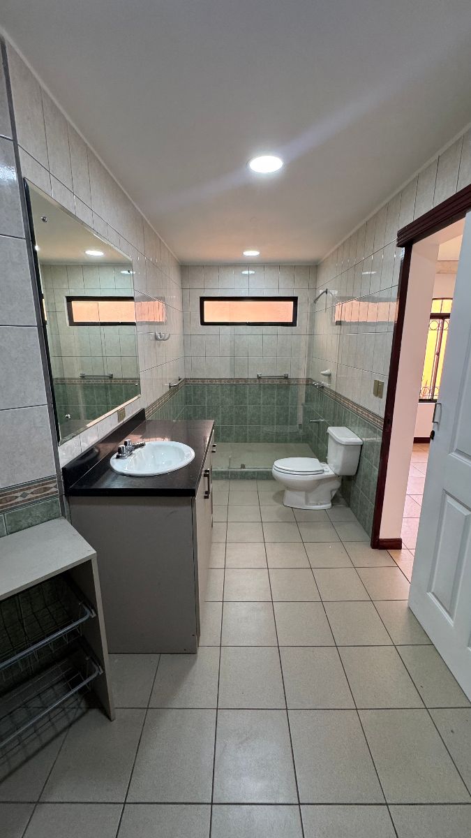 Espaciosa casa residencial de 420 m² en Guayabos, Curridabat 12