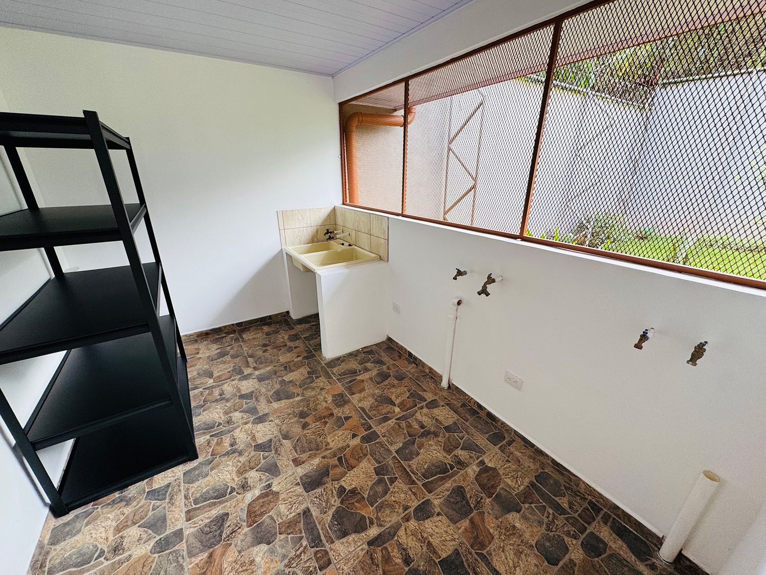 Espaciosa casa residencial de 420 m² en Guayabos, Curridabat 7