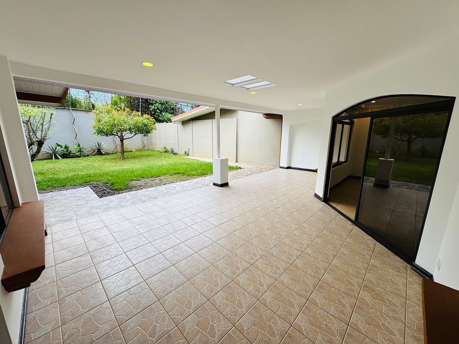 Espaciosa casa residencial de 420 m² en Guayabos, Curridabat 8