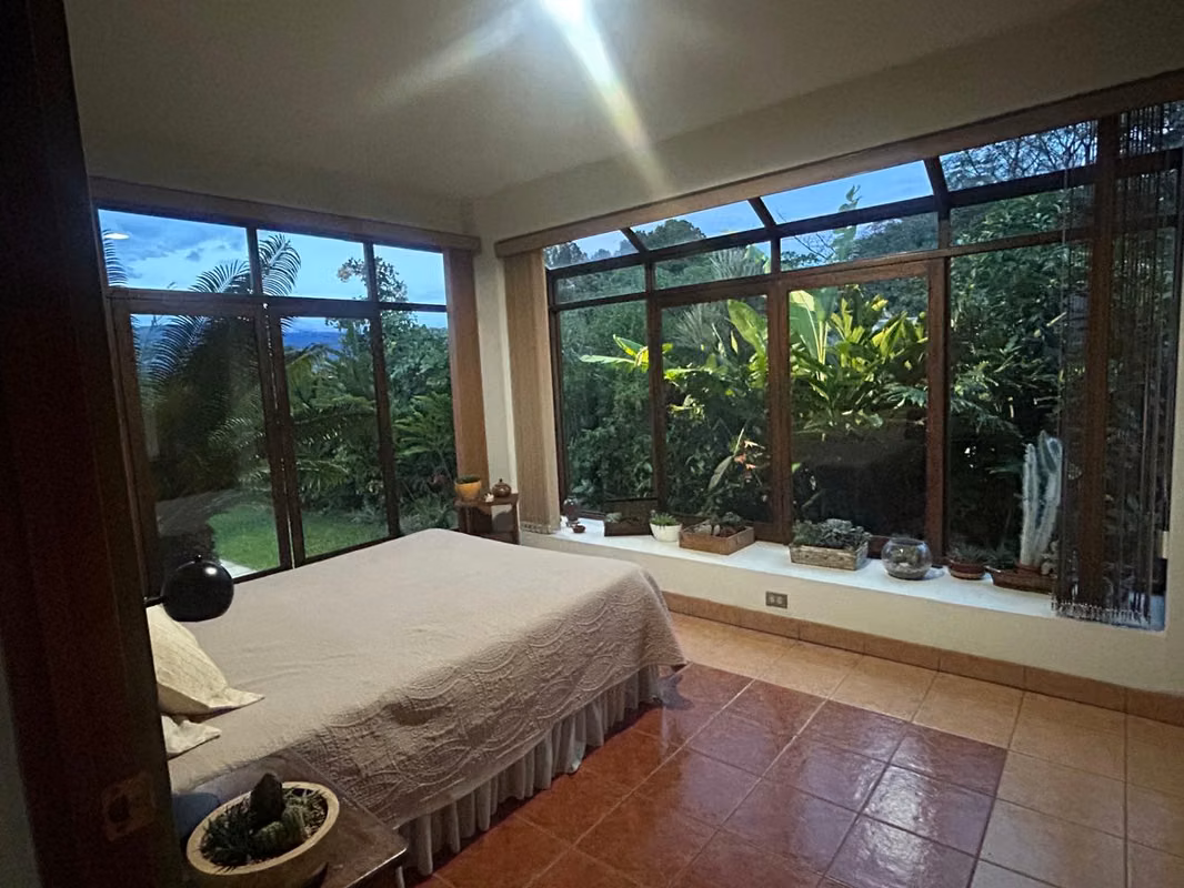 Habitación amueblada en Guachipelín de Escazú 1