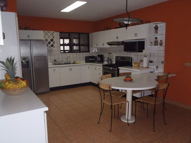 Habitación amueblada en Guachipelín de Escazú 7