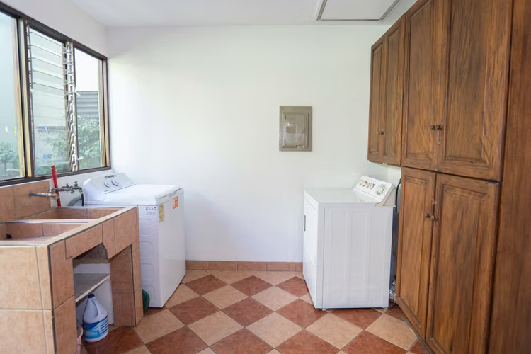 Habitación amueblada en Guachipelín de Escazú 8