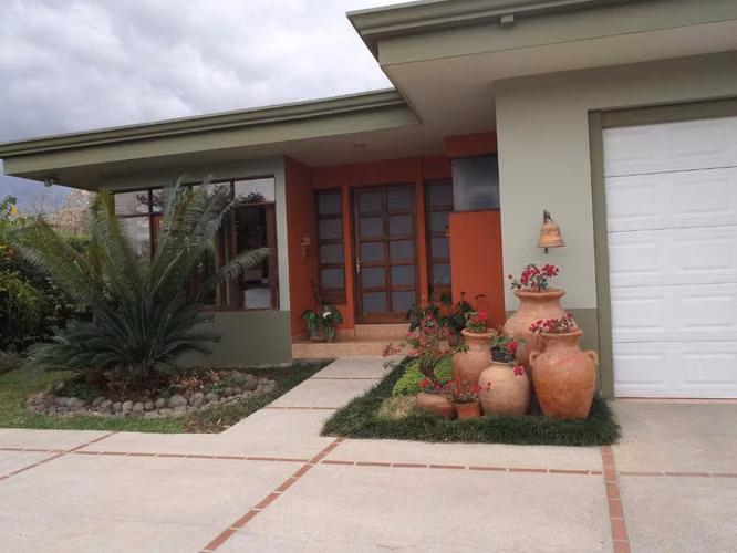 Habitación amueblada en Guachipelín de Escazú 9