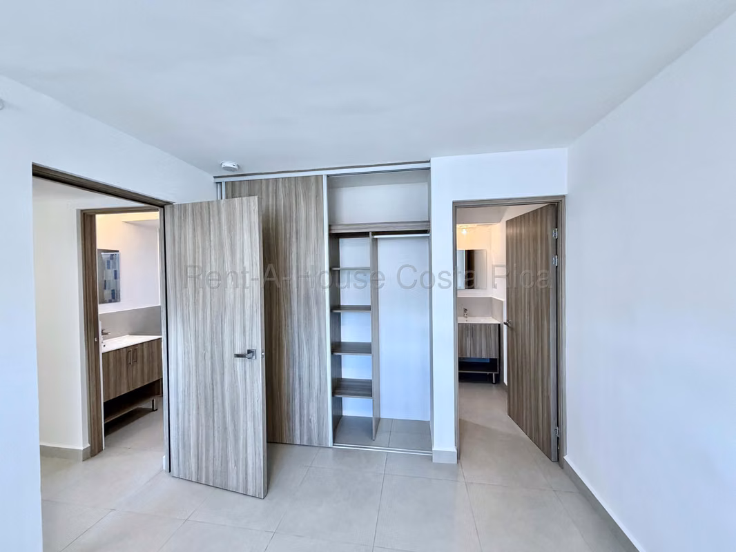 Amplio apartamento en Condominio Altamira, San Pablo, Heredia 3
