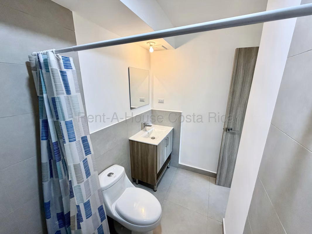 Amplio apartamento en Condominio Altamira, San Pablo, Heredia 5