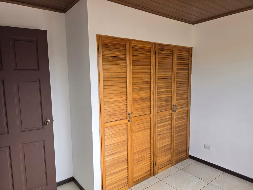 Casa de alquiler en Desamparados, ideal para pareja 5