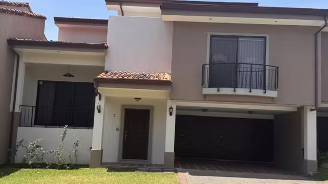 Casa en Hacienda Los Reyes, naturaleza y seguridad 1