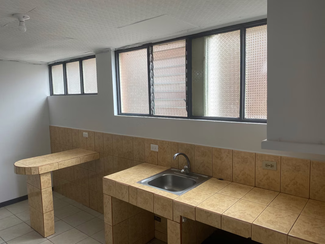 Acogedor estudio en Curridabat, todo incluido 1