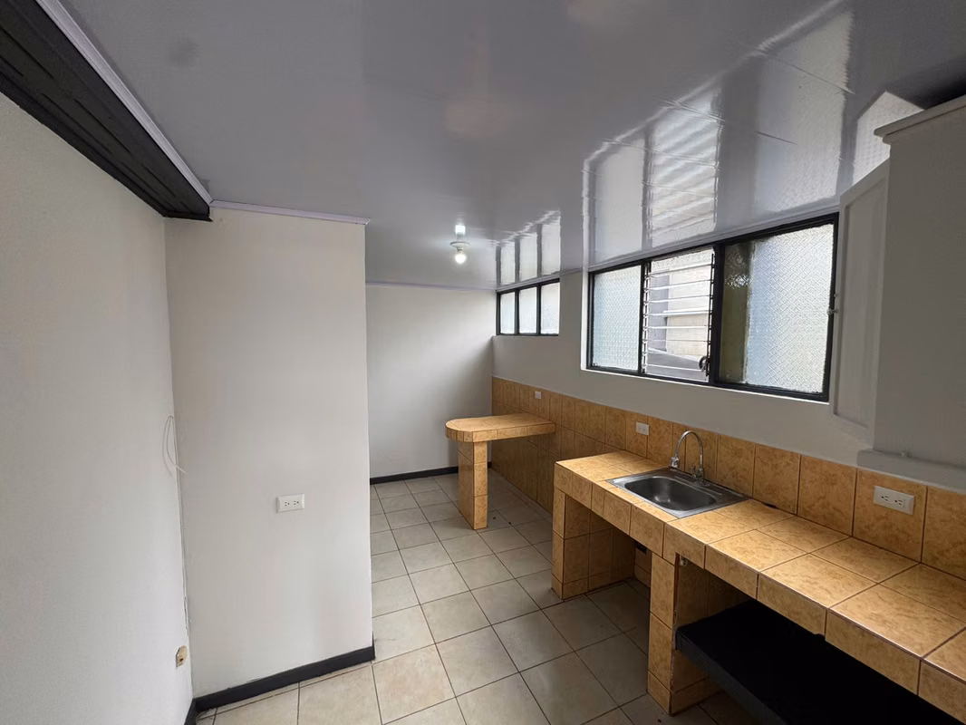 Acogedor estudio en Curridabat, todo incluido 11