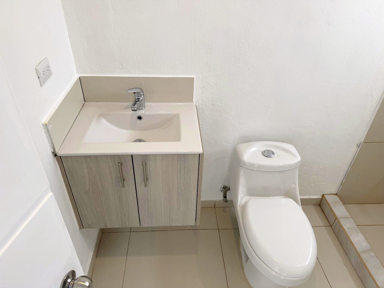 APARTAMENTO NUEVO EN ULLOA DE HEREDIA.  9