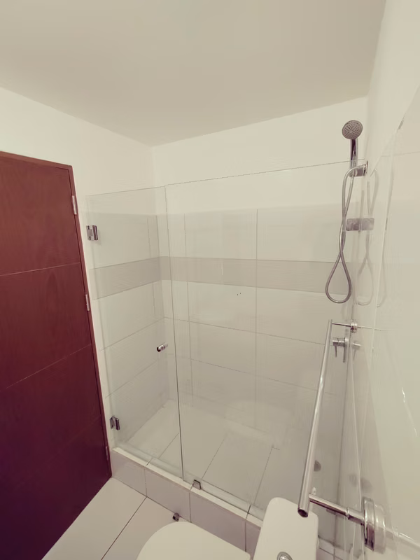 Apartamento con hermosa vista en piso 7 en Heredia 12