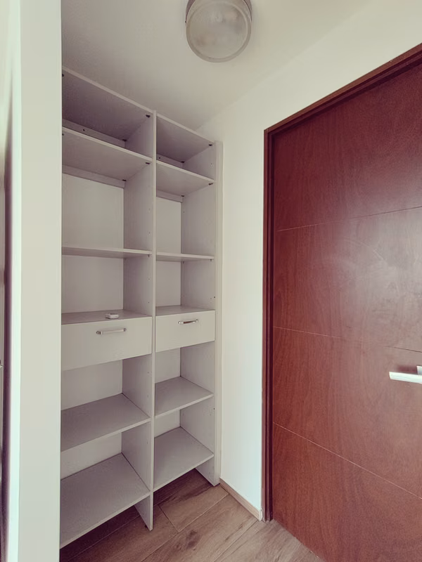 Apartamento con hermosa vista en piso 7 en Heredia 13