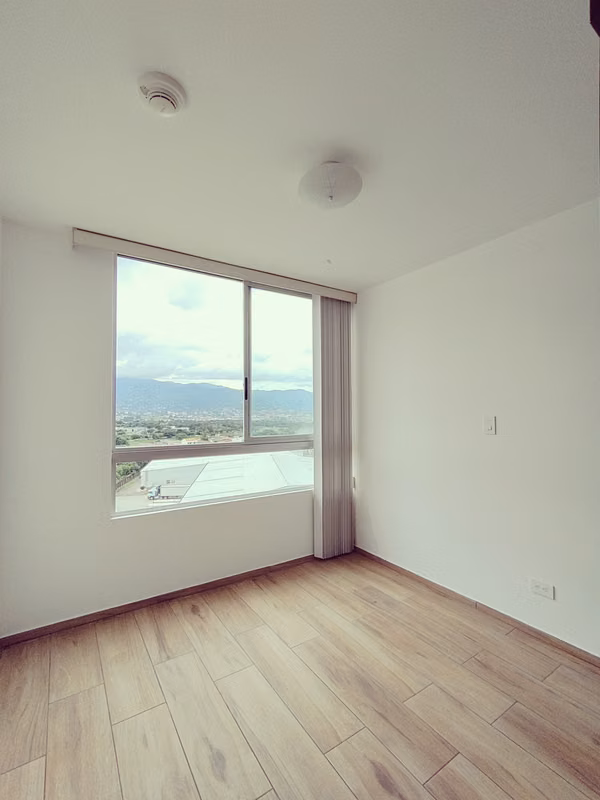 Apartamento con hermosa vista en piso 7 en Heredia 5