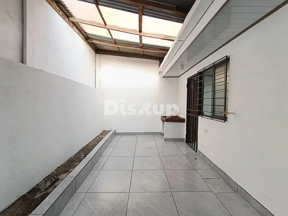 Casa remodelada 2 hab. en Sabanilla de Montes de Oca 3
