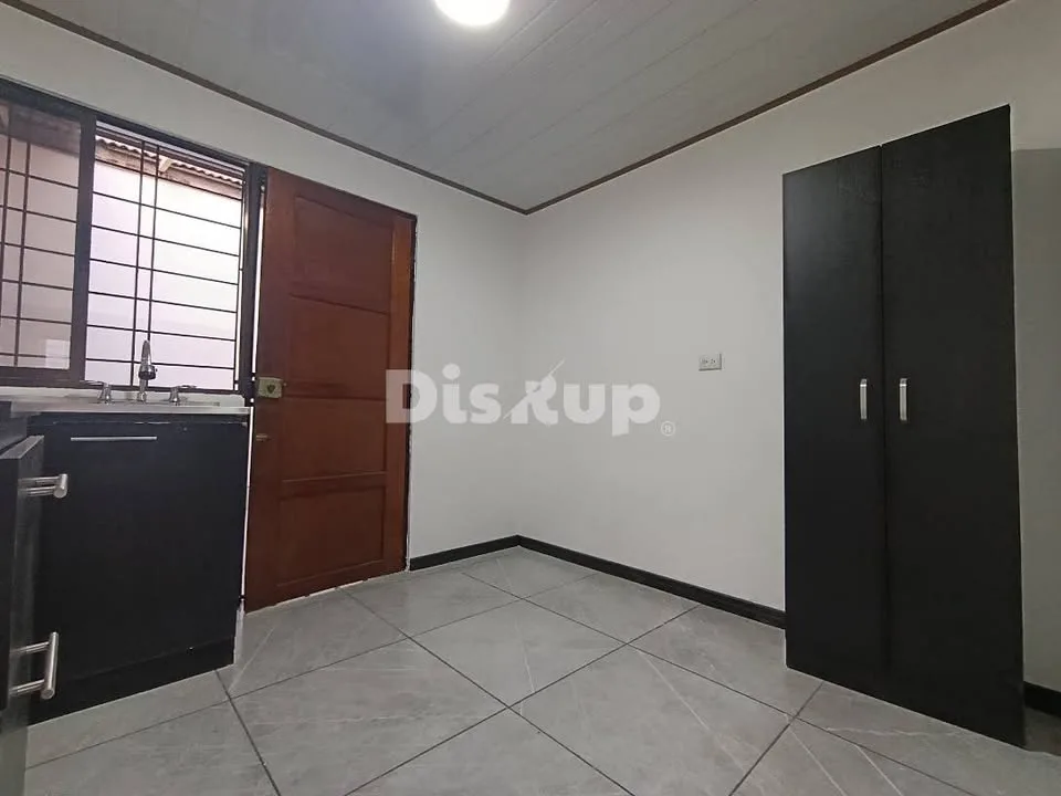 Casa remodelada 2 hab. en Sabanilla de Montes de Oca 8
