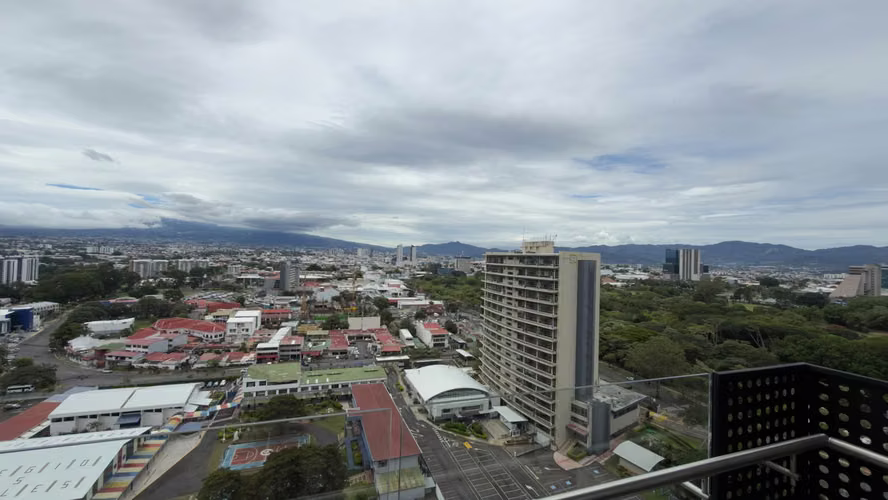 Moderno apartamento en Torre Sky Garden, Nunciatura 6