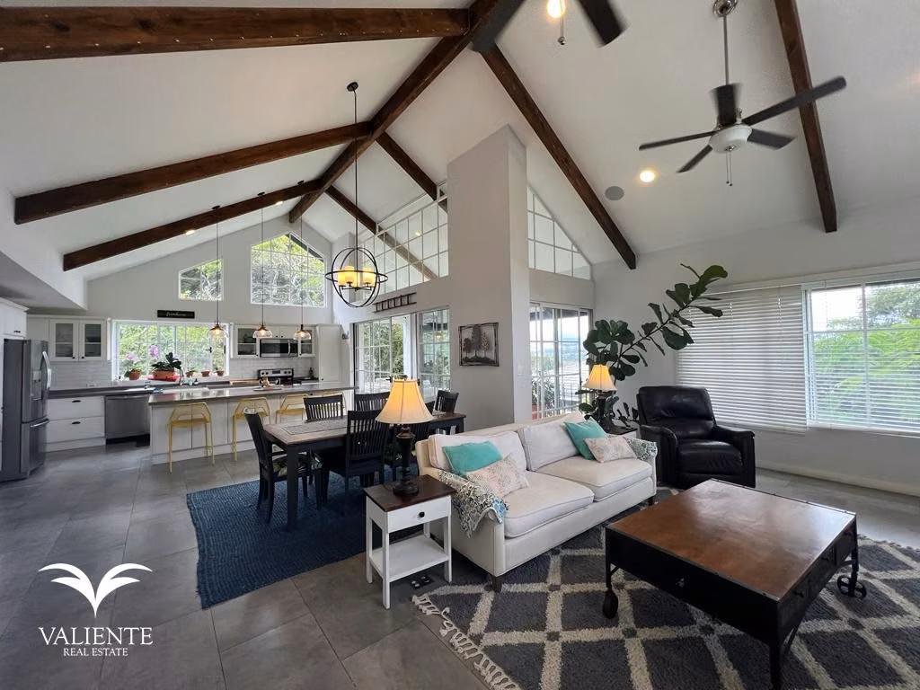 Casa Americana en alquiler en Escazú con 4 habitaciones 1