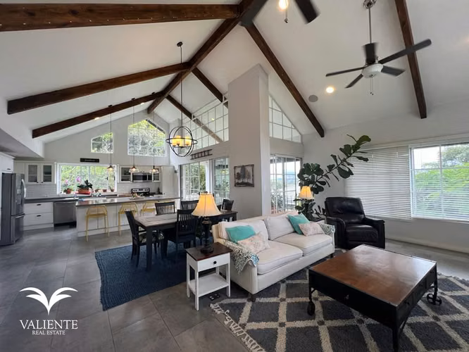Casa Americana en alquiler en Escazú con 4 habitaciones 2