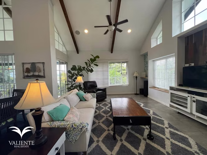 Casa Americana en alquiler en Escazú con 4 habitaciones 13