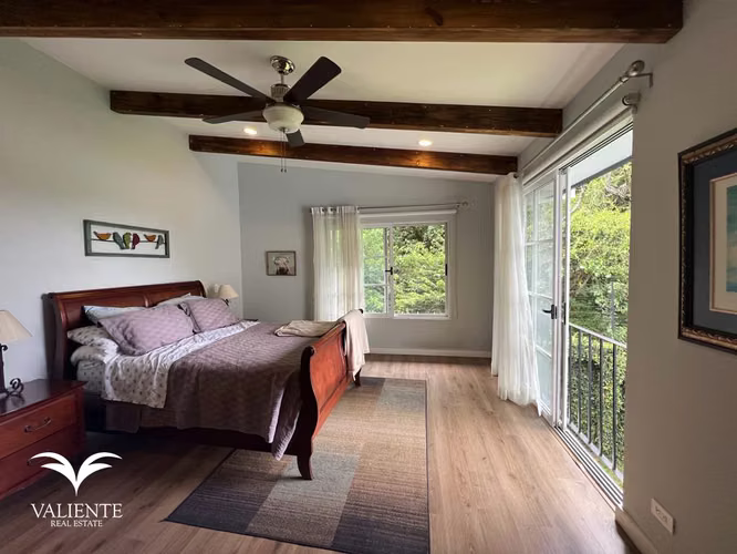 Casa Americana en alquiler en Escazú con 4 habitaciones 3