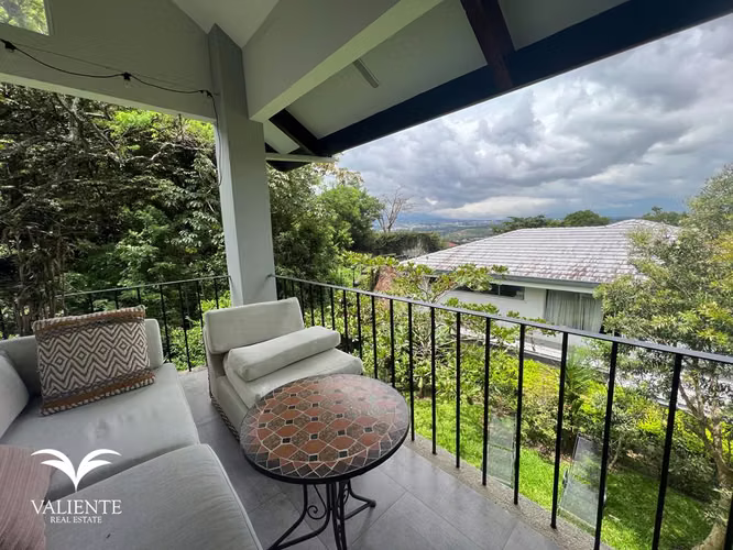 Casa Americana en alquiler en Escazú con 4 habitaciones 5