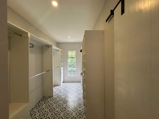Casa Americana en alquiler en Escazú con 4 habitaciones 7